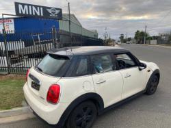 Mini Cooper F55 image 3