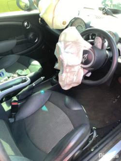 2010 Mini Cooper image 3