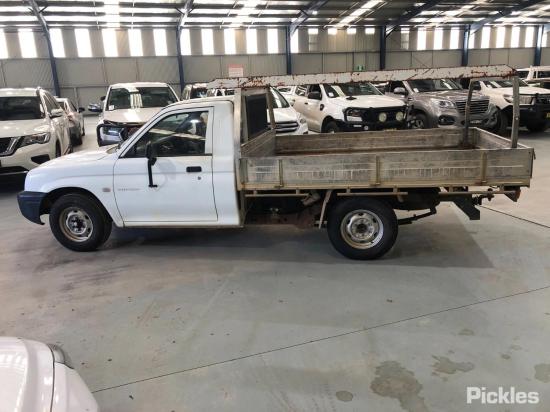 mitsubishi Triton TRITON GL ML Nov 2005 Parts & Wrecking