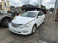 2010 Hyundai I45 image 3
