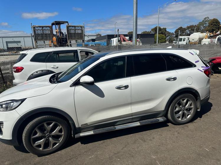 kia Sorento May 2015 Parts & Wrecking