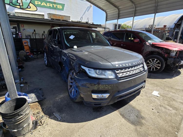 land rover Range Rover Sport L494 SDV6 HSE Apr 2015 Parts & Wrecking