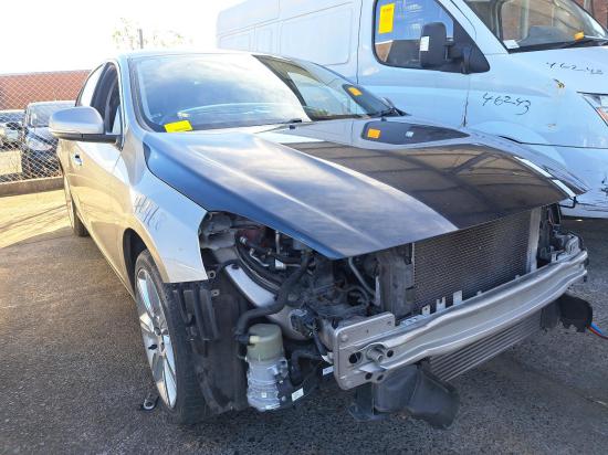 volvo S60 May 2011 LEFT GUARD 