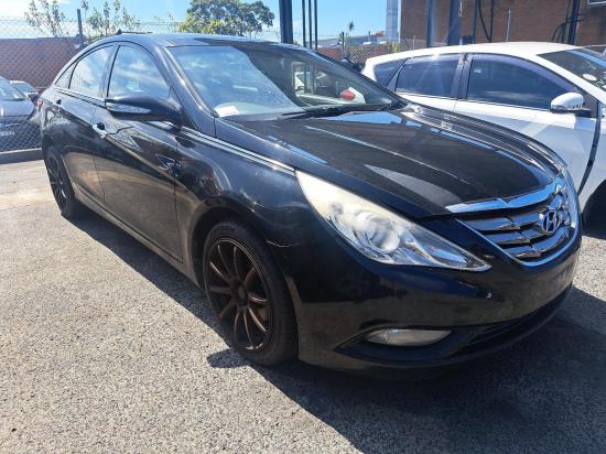 hyundai i45 LEFT REEAR DOOR 