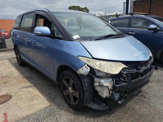 toyota tarago RIGHT FRONT DOOR 