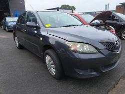 2005 Mazda 3 image 3