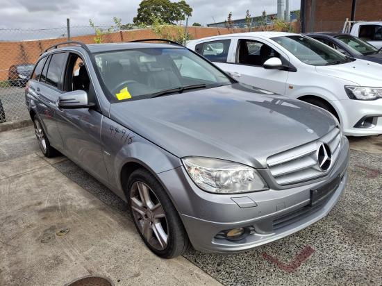 mercedes c class RIGHT FRONT DOOR 