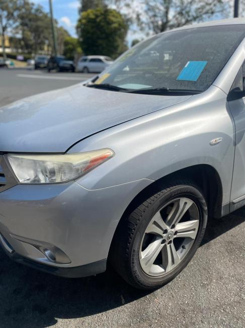 toyota Kluger Nov 2013 Parts & Wrecking
