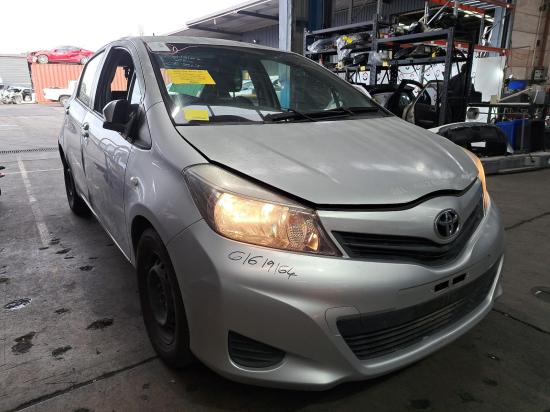 toyota Yaris Aug 2013 RIGHT GUARD 