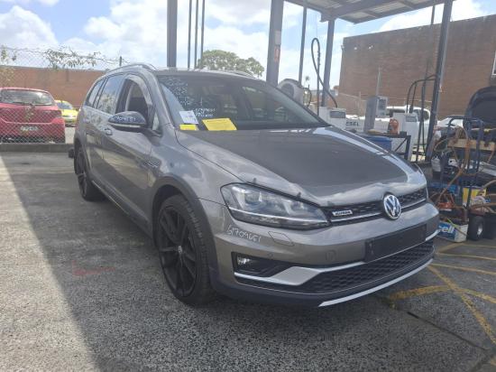volkswagen Golf 2016 LEFT REAR DOOR 