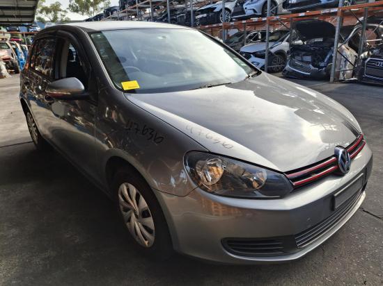 volkswagen Golf A6 May 2012 WIPER MOTOR 