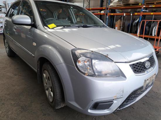 kia rio RIGHT GUARD 
