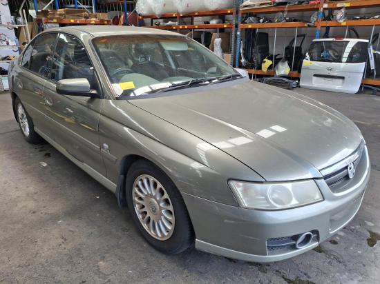 holden Commodore VZ Dec 2005 LEFT GUARD 