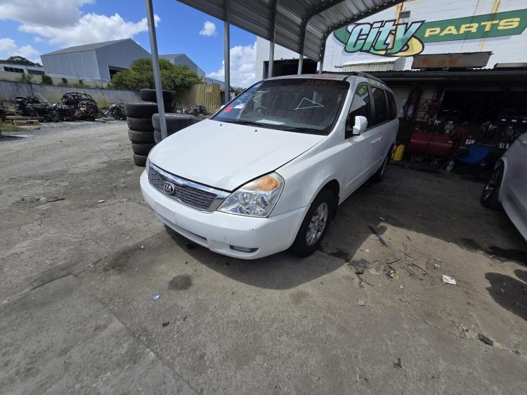 kia Grand Carnival VQ SI Dec 2013 Parts & Wrecking