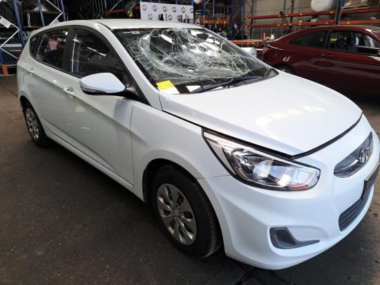 hyundai Accent RB Apr 2016 LEFT HEADLAMP 