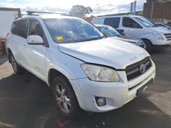 2011 Toyota Rav4 image 3