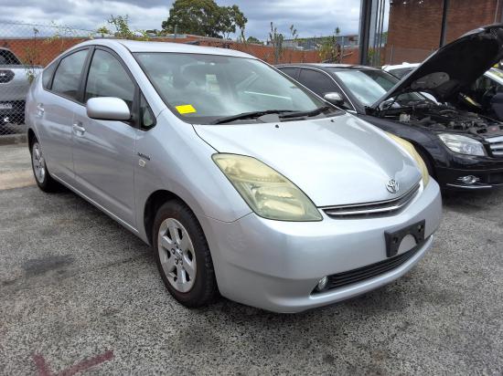 toyota Prius NHW20R Feb 2009 LEFT GUARD 