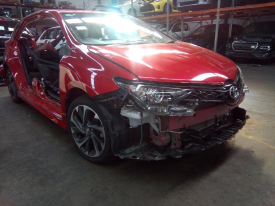 toyota Corolla LEFT FRONT HUB ASSEMBLY 
