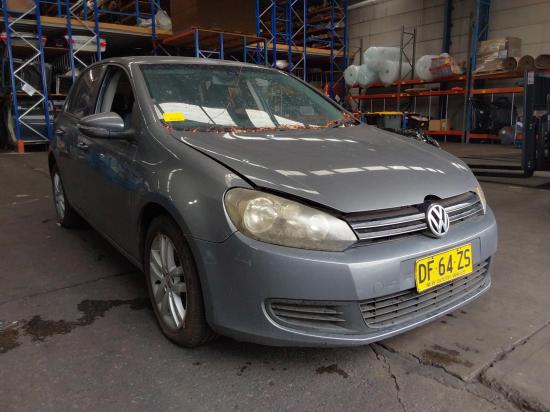 volkswagen Golf A6 Feb 2009 RIGHT GUARD 