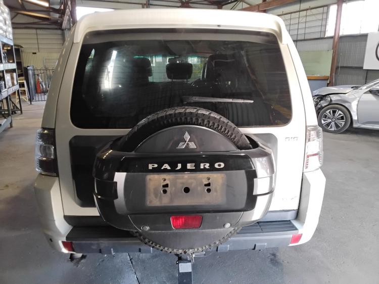 mitsubishi Pajero VRX Mar 2014 Parts & Wrecking