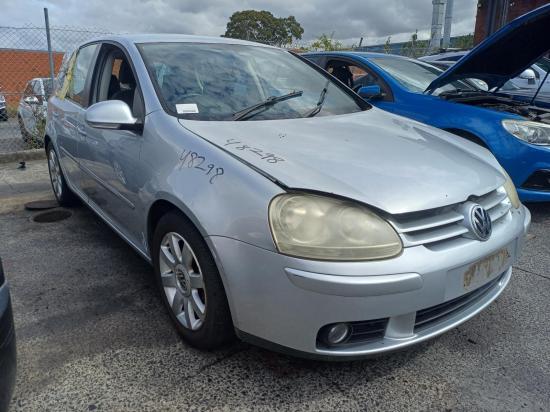 volkswagen Golf A5 Mar 2006 FRONT BUMPER 