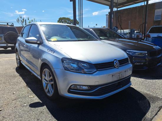 volkswagen Polo BONNET 