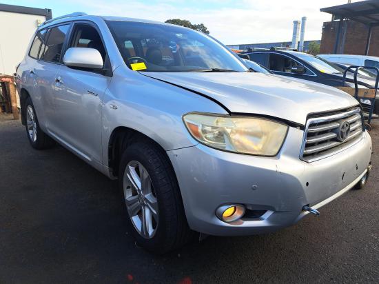 toyota Kluger Jul 2008 RIGHT FRONT DOOR 