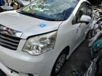 2012 Toyota Voxy R70 image 3