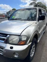 2004 Mitsubishi Pajero image 3