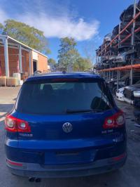 2010 Volkswagen Tiguan image 3