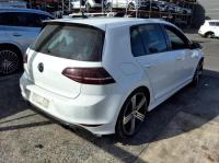 2015 Volkswagen Golf R image 3