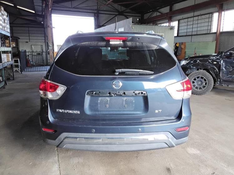 nissan Pathfinder ST Mar 2015 Parts & Wrecking