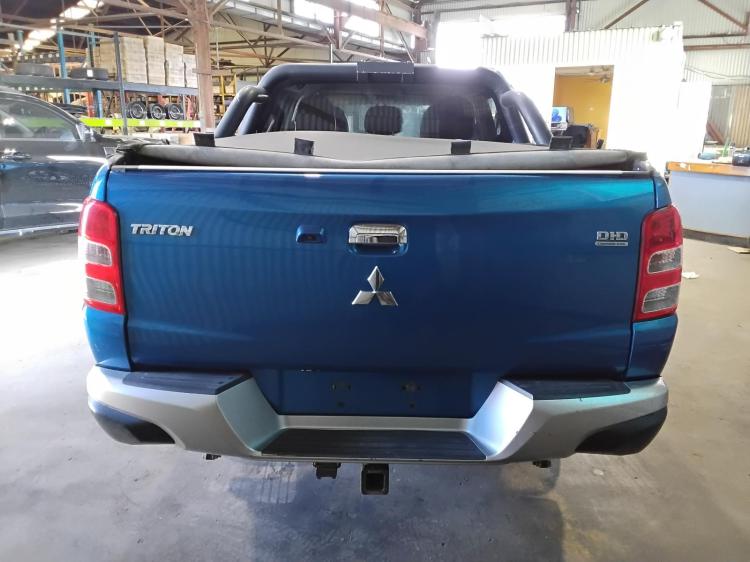mitsubishi Triton EXCEED Dec 2017 Parts & Wrecking