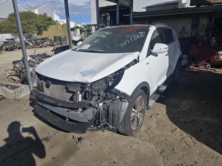 kia Sportage SL PLATINUM Feb 2014 Parts & Wrecking