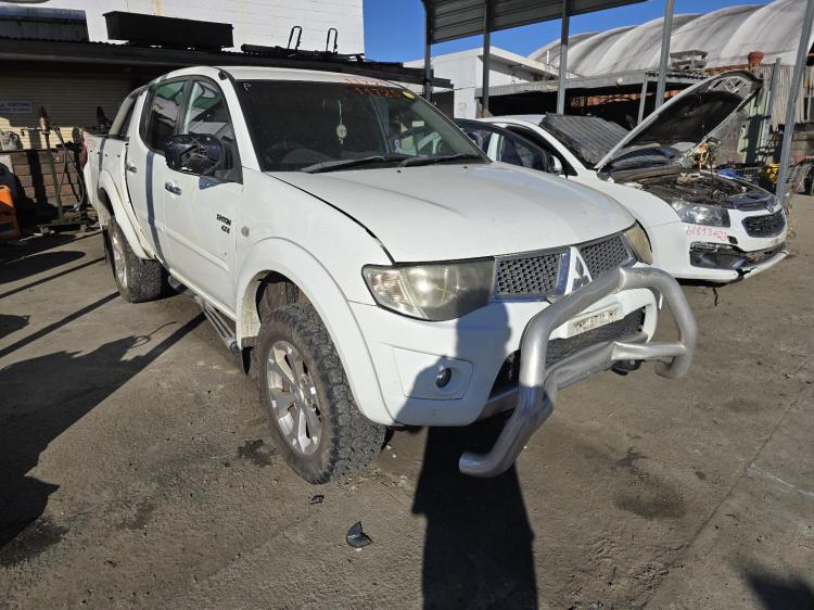 mitsubishi Triton MN GLX-R Jan 2012 Parts & Wrecking