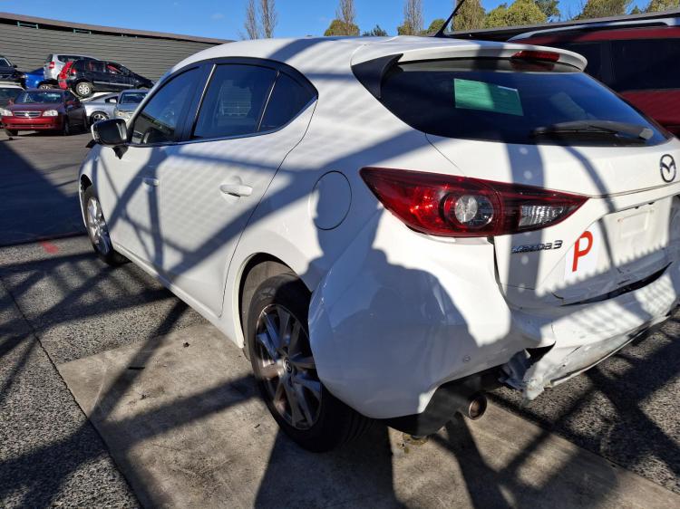 mazda 3 TOURING Oct 2015 Parts & Wrecking