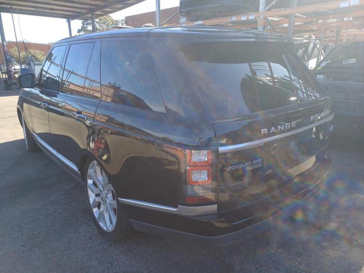 land rover Range Rover SDV6 HYBRID VOGUE SE May 2015 Parts & Wrecking