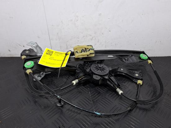 ford Focus AMBIENTE Jul 2015 RIGHT FRONT WINDOW REG/MOTOR 