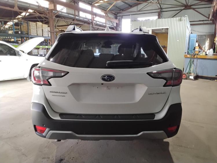 subaru Outback BASE Oct 2021 Parts & Wrecking