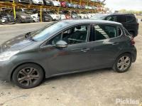 2014 Peugeot 208 image 3