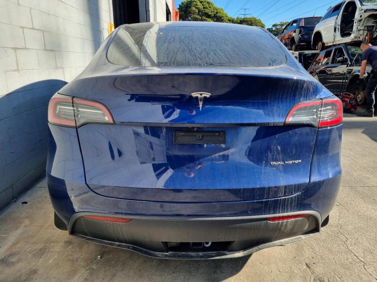 tesla Model Y LY5LD LONG RANGE  DUAL MOTOR 1ST GEN 2024 Parts & Wrecking