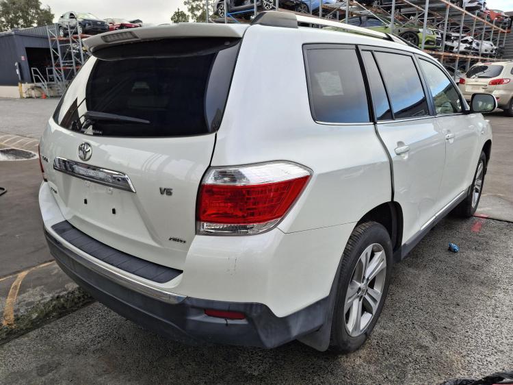 toyota Kluger GSU45R Oct 2014 Parts & Wrecking
