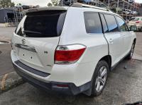 2014 Toyota Kluger GSU45R image 3