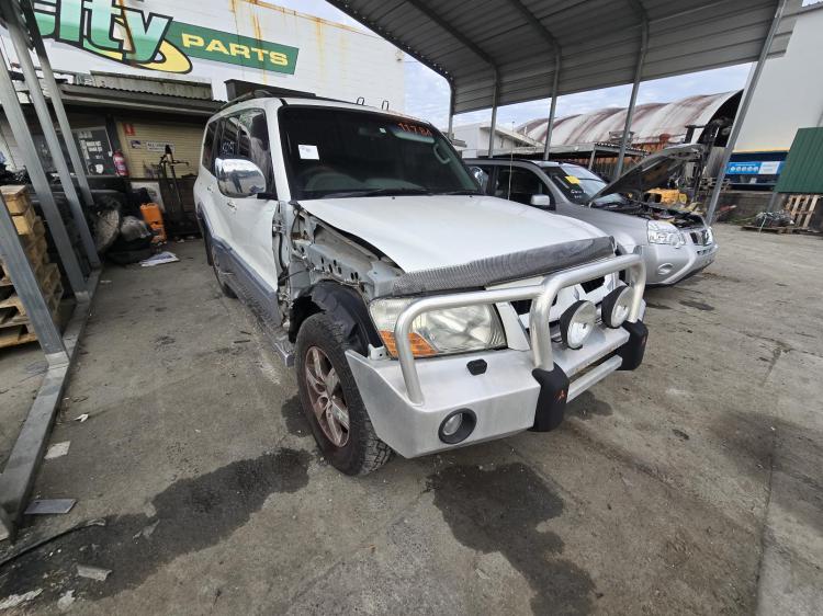 mitsubishi Pajero NP EXCEED Dec 2004 Parts & Wrecking