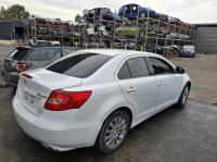 2010 Suzuki Kizashi FR image 3