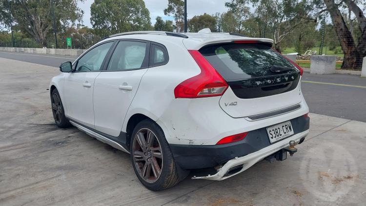 volvo V40 2013 Parts & Wrecking
