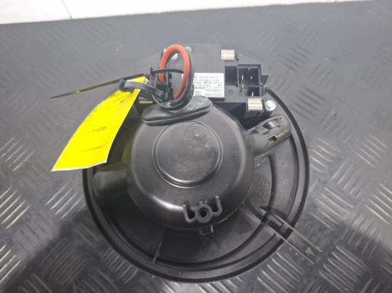 volkswagen Golf A6 May 2012 HEATER FAN MOTOR 