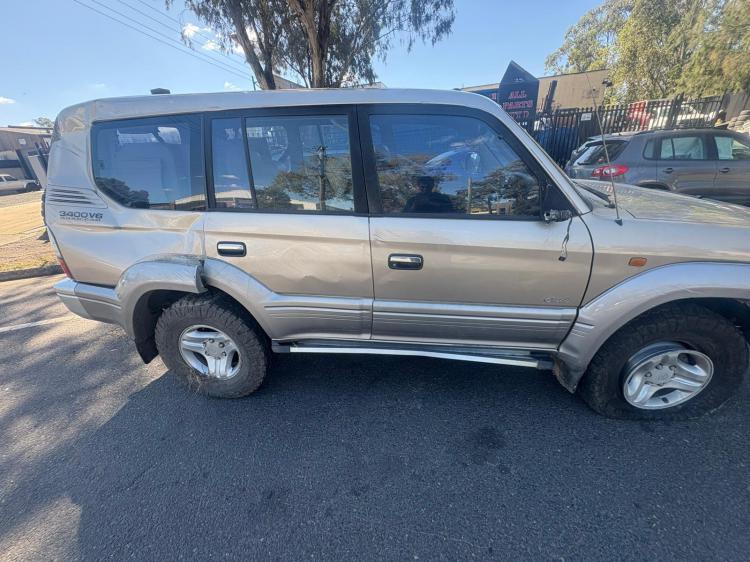 toyota Land Cruiser 2002 Parts & Wrecking