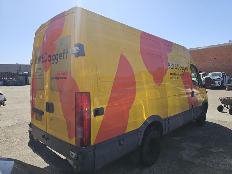iveco Daily 3RD GEN MWB MID ROOF Apr 2006 Parts & Wrecking