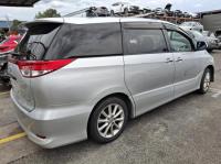 2010 Toyota Estima image 3